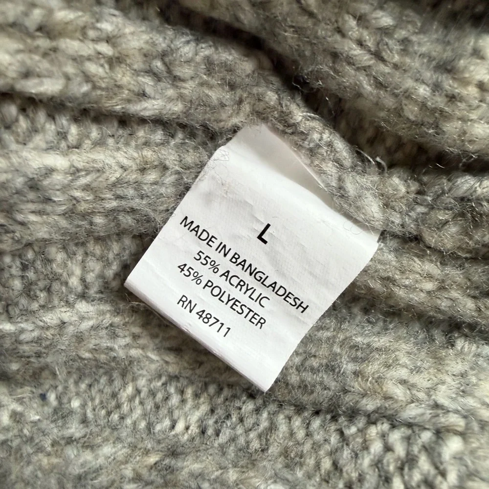 Gray Ribbed Turtleneck Sweater - Picture 2 of 3
